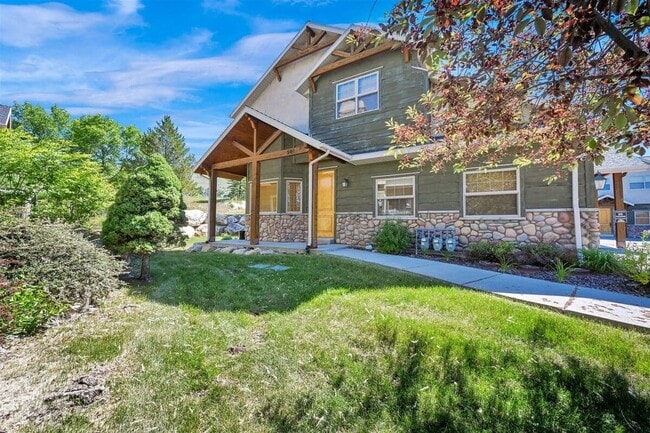 Building Photo - 5176 Fairview Loop