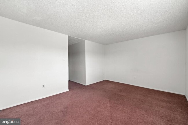 Building Photo - 424 Meadowview Ln