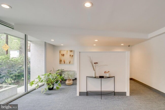 Building Photo - 2710 Macomb St NW