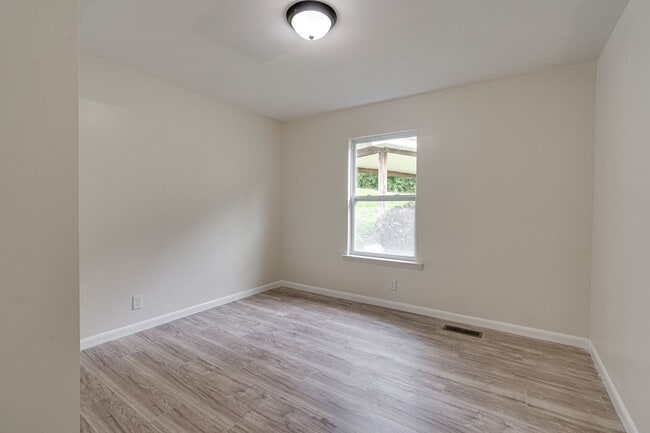 Building Photo - Charming 3-Bedroom Home in East Chattanooga