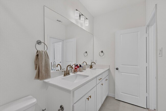 Building Photo - 1032 Bristleleaf Wy
