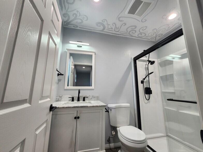 Building Photo - 13933 Cantlay St