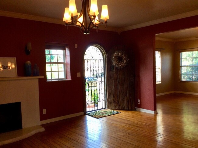 Building Photo - 382 Ellamar Rd