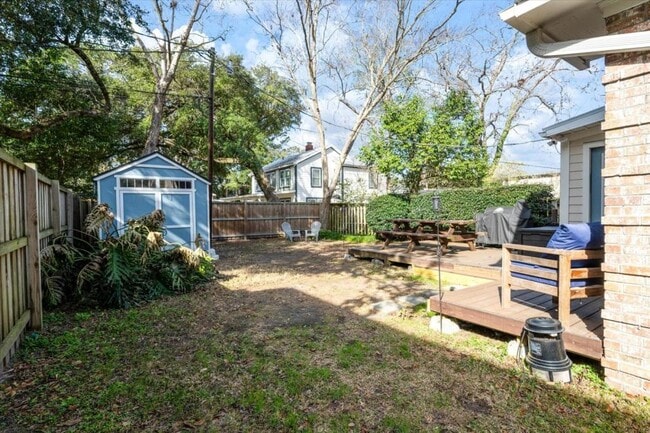 Building Photo - 537 Braxton Ave