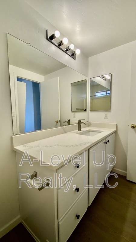 Building Photo - 387 W Mossman St