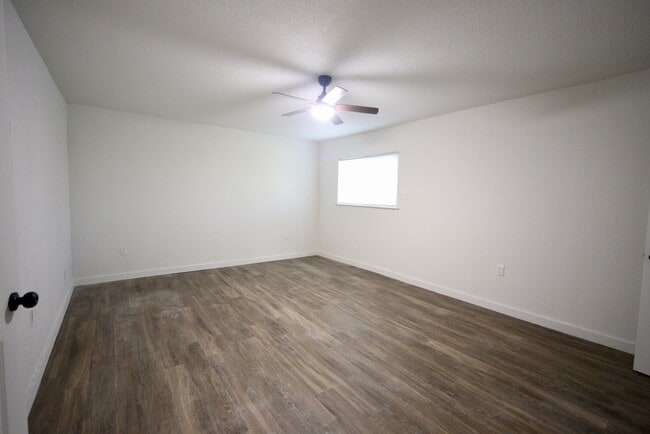 Building Photo - 5819 Flax Bourton St