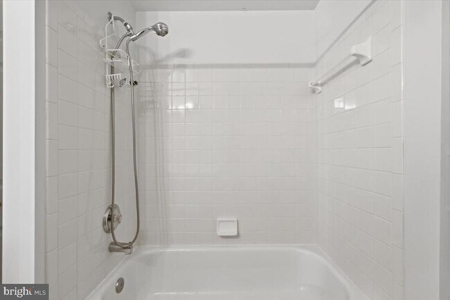 Building Photo - 5718 Croatan Ct