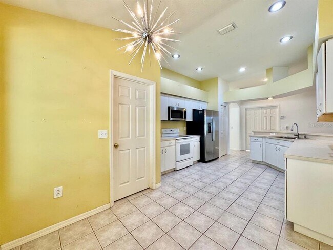 Building Photo - 22537 Roderick Dr