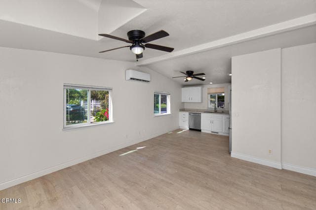 Building Photo - 155 Mesa Dr