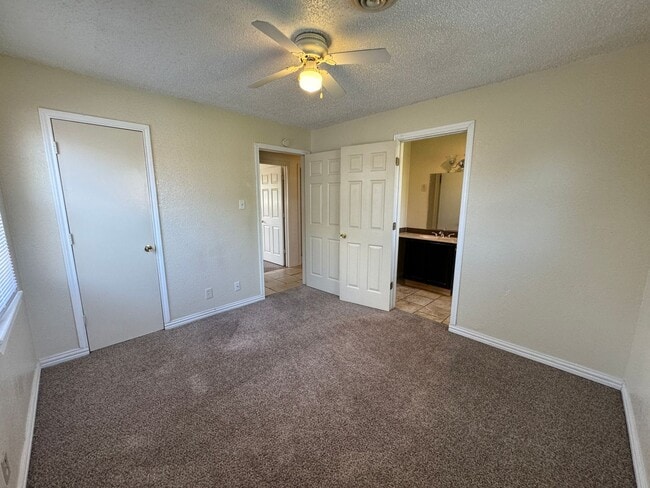 Building Photo - 3-Bedroom House for Rent in Killeen