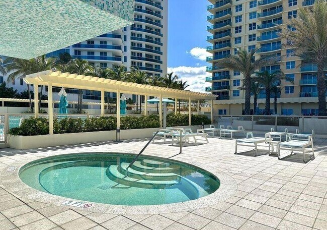 Building Photo - 2501 S Ocean Dr
