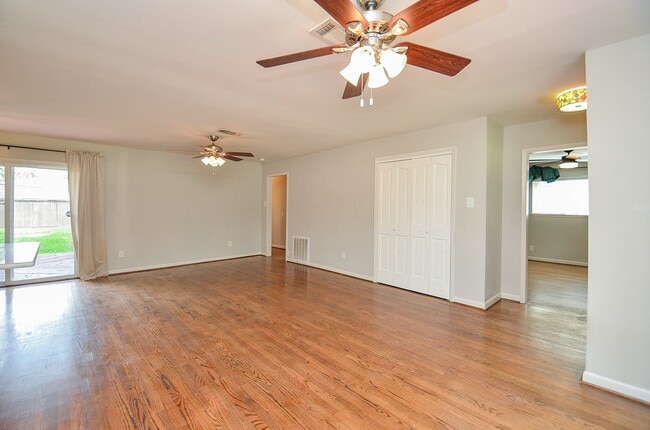 Building Photo - 10050 Haddington Dr