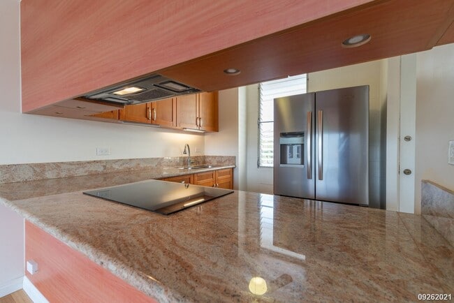 Building Photo - Salt Lake 1 BR/1BA Condo with 1 ASSIGNED P...