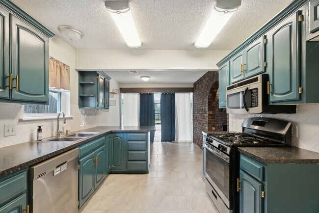 Building Photo - 2904 E Fort Worth St