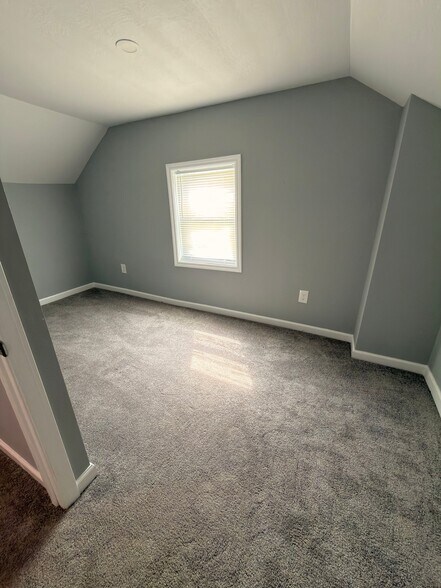 Building Photo - 2767 Hiawatha St