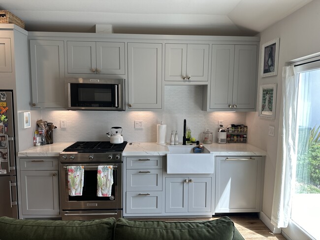 Building Photo - 2933 Midvale Ave