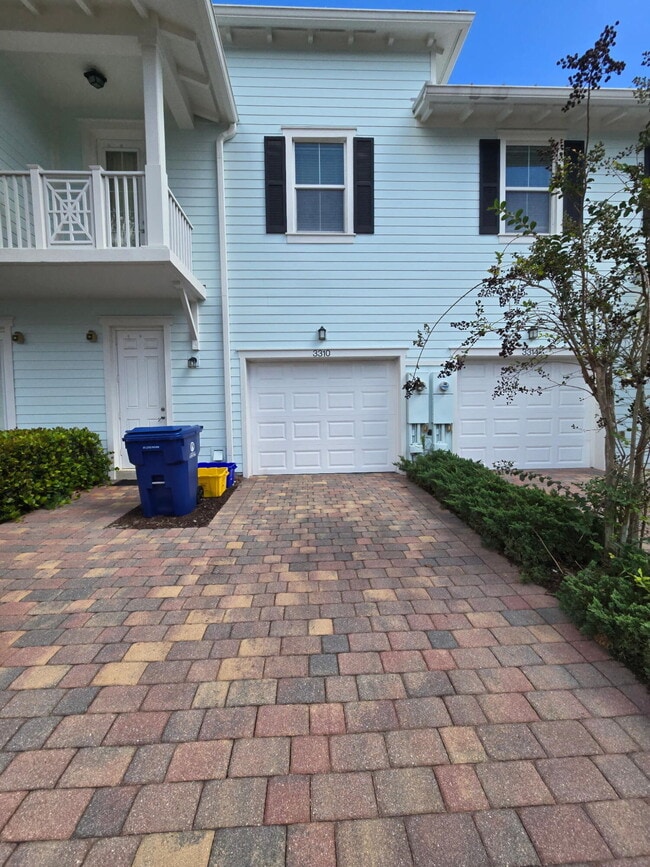 Building Photo - 3310 W Mallory Blvd