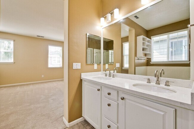 Building Photo - 309 Rayos Del Sol Dr