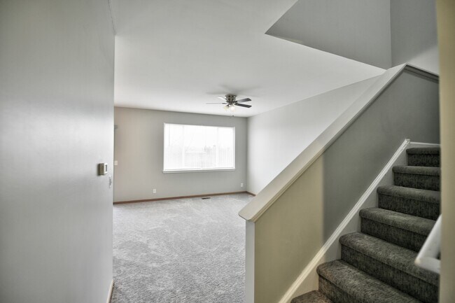 Building Photo - 1807 S Wentworth Cir