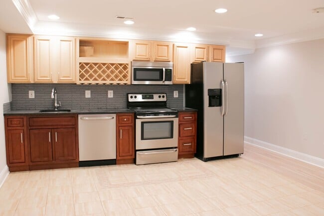 Building Photo - 607 P St NW