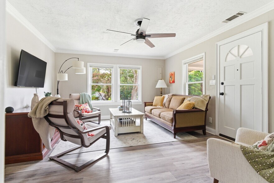 Building Photo - 5357 Sycamore Rd