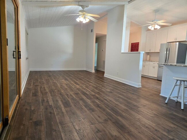 Building Photo - Move in Ready 3/2 in Clermont