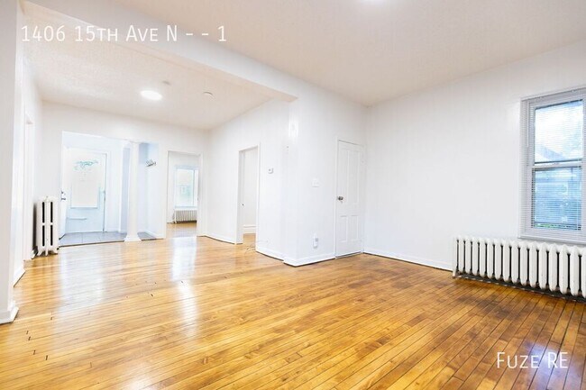 Building Photo - 1406 N 15th Ave