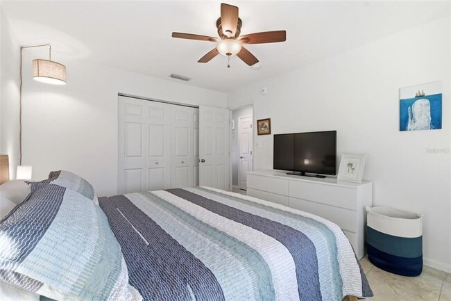 Building Photo - 5174 Beach Dr SE