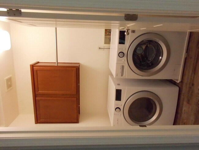 Building Photo - 207 Coulter Way