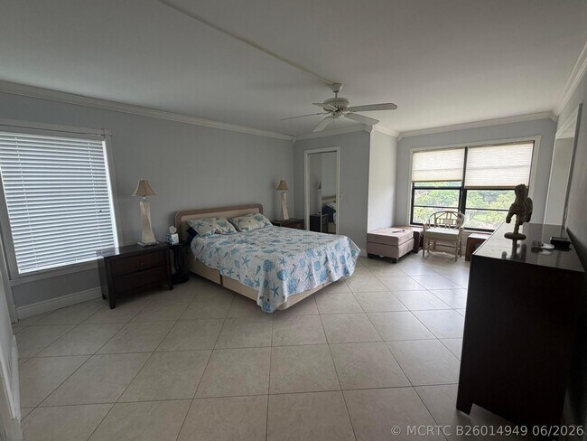 Building Photo - 14475 Strathmore Ln