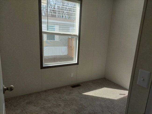 Building Photo - 248 Magnolia Pl