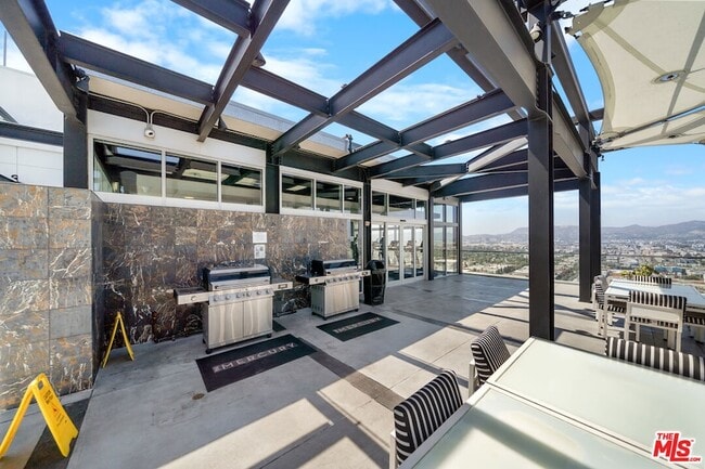 Building Photo - 3810 Wilshire Blvd