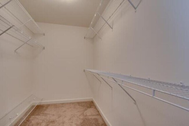 Building Photo - 171 Radcliff Dr
