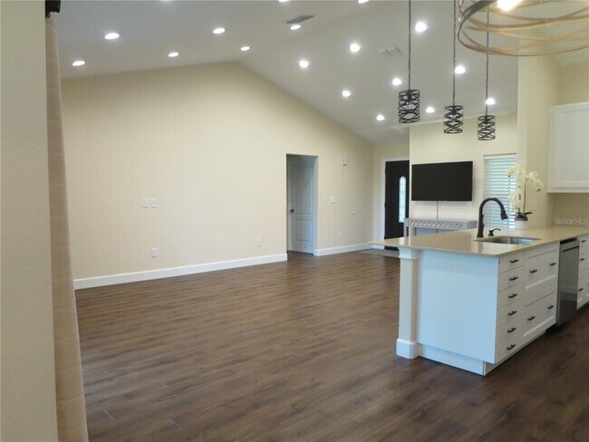 Building Photo - 36426 Tanner Ln