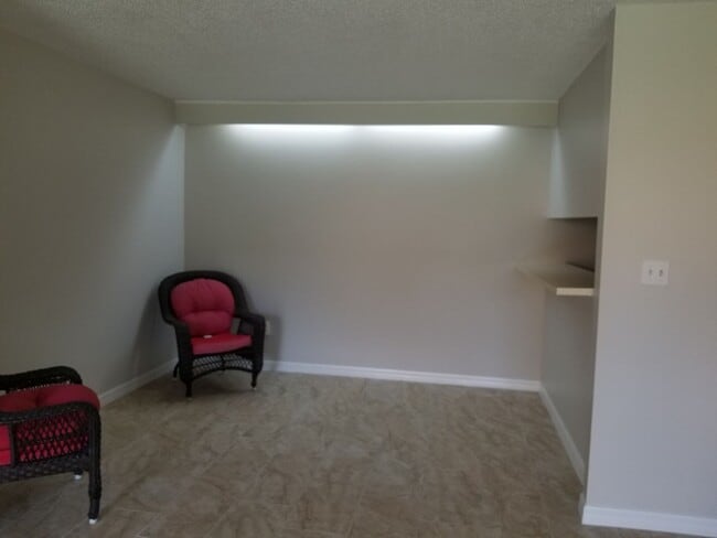 Building Photo - Condo 1 bedroom 1 bath