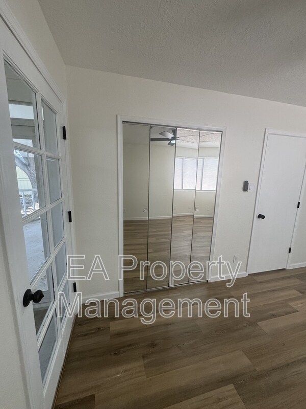 Building Photo - 4830 Aquamarine Dr NE