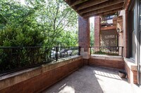 Building Photo - 910 W Belle Plaine Ave