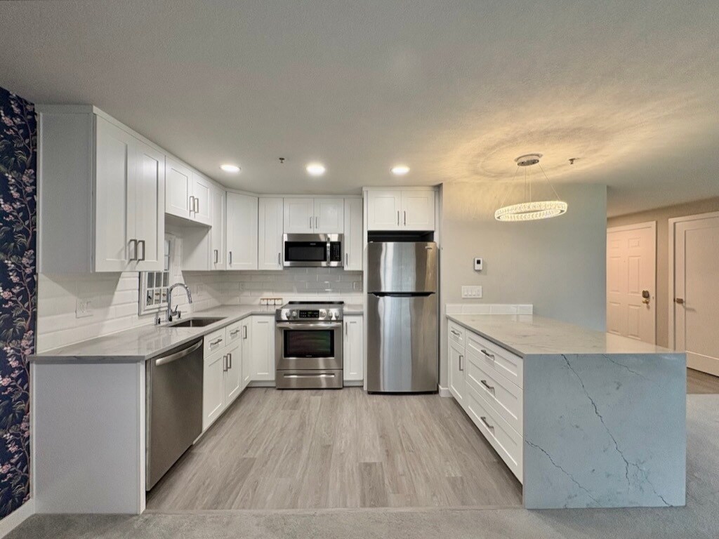 Kitchen - 12510 109th Ct NE