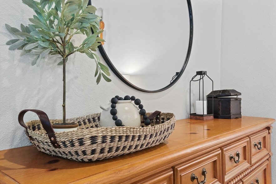 Building Photo - 8683 Larue Rd