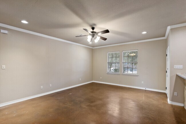 Building Photo - 3213 Papa Bear Dr