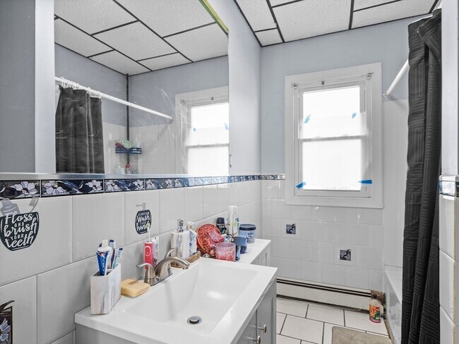 Building Photo - 306 Mott St