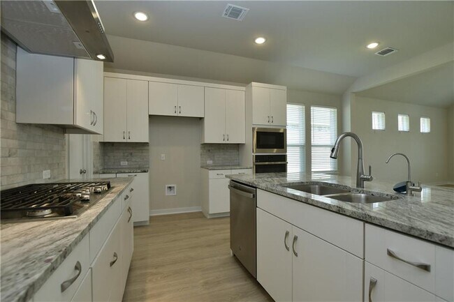 Building Photo - 145 High Plains Dr