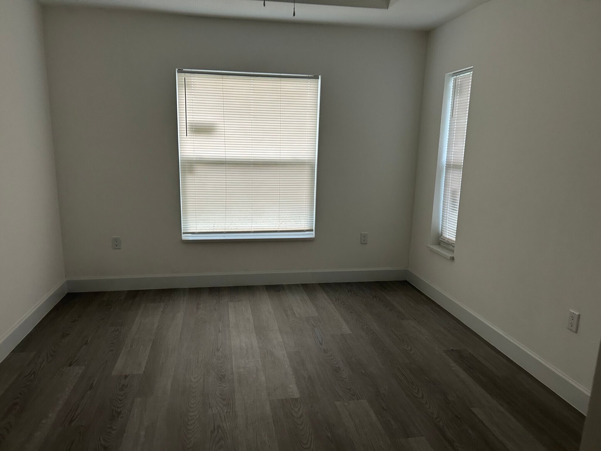 Building Photo - 414 Miramar Rd
