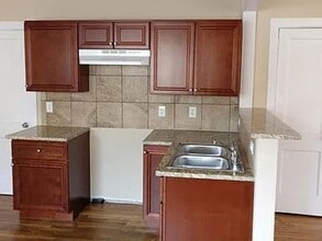 Building Photo - 805 Eva St