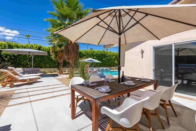 Building Photo - Luxury Oasis with Pool in Palm Springs (Monthly Only - No Long Term)