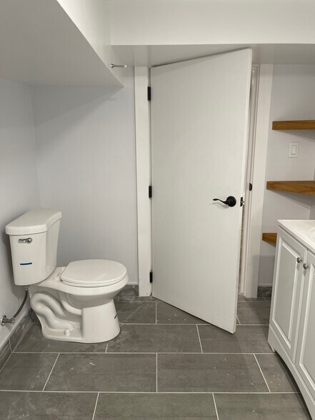 Building Photo - 76 Lexington St