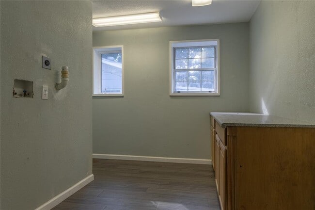 Building Photo - 120 Erskine Ferry Rd