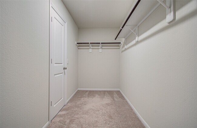 Building Photo - 6315 Lakeview Haven Dr