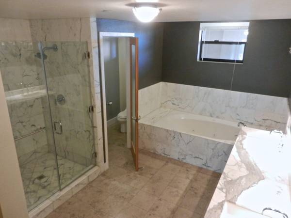 Building Photo - 395 E 4th St