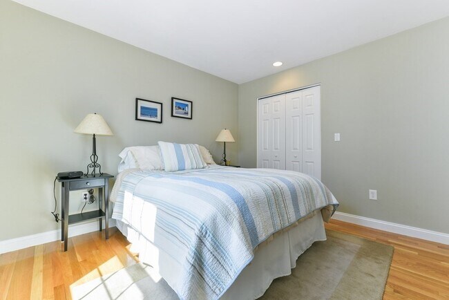 Building Photo - 161 Bunker Hill St